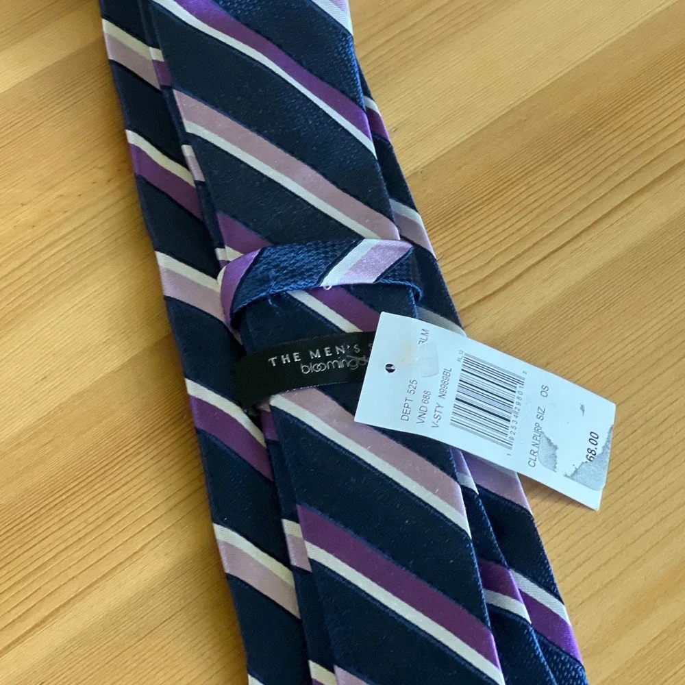 Bloomingdales‎ Mens Necktie Blue Purple Striped Business Career Neck Tie NWT $68